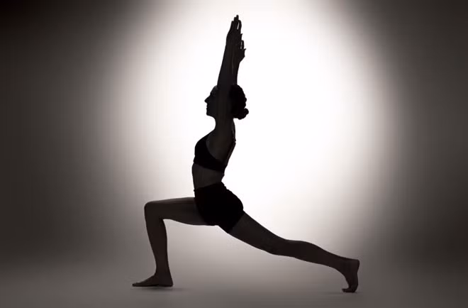 Tập yoga không cần uốn dẻo mới đạt được hiệu quả. Ảnh: Thùy Dương