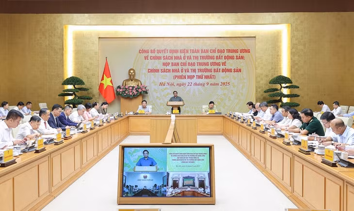 Thủ tướng Phạm Minh Chính, Trưởng Ban Chỉ đạo Trung ương về chính sách nhà ở và thị trường bất động sản, chủ trì hội nghị công bố quyết định kiện toàn Ban Chỉ đạo và phiên họp thứ nhất của Ban Chỉ đạo - Ảnh: VGP/Nhật Bắc