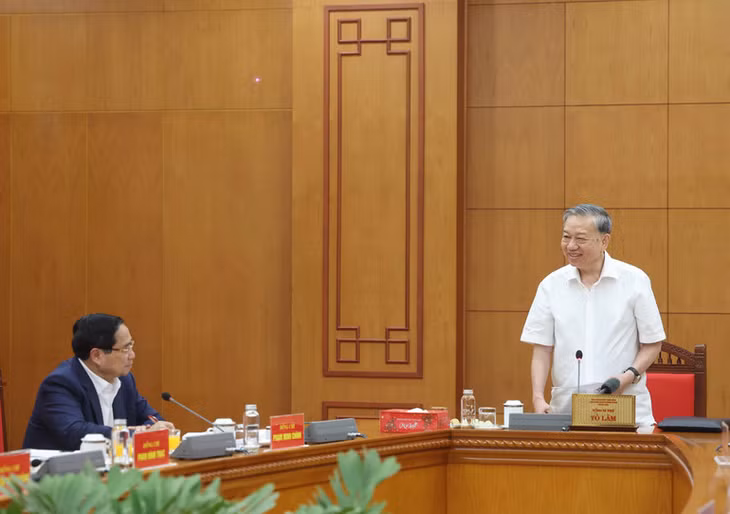 Tổng Bí thư yêu cầu các tiểu ban cần phải tiếp tục cập nhật, bổ sung để bảo đảm sức sống cho văn kiện. (Ảnh: TTXVN)