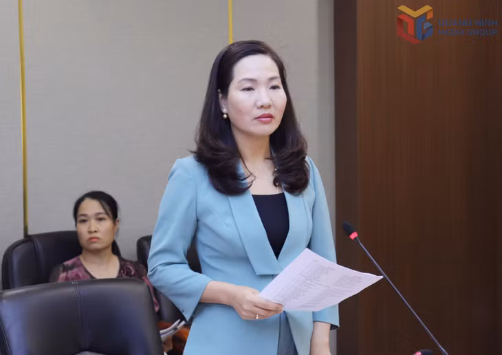 Đồng chí Nguyễn Thị Hạnh, Phó Chủ tịch UBND tỉnh phát biểu tại cuộc họp.