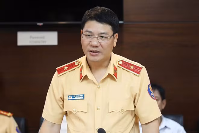Theo Thiếu tướng Đỗ Thanh Bình, sắp tới Cục CSGT sẽ đề xuất thí điểm phân làn đường cho xe máy đi. Ảnh: Cục CSGT