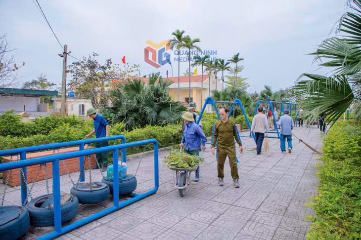 Khu vui chơi tập thể dục ngoài trời khu Bến Triều được xây dựng bằng nguồn kinh phí xã hội hóa.