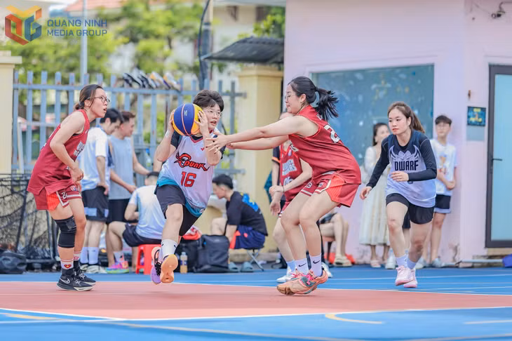 CLB Bóng rổ Quảng Ninh tổ chức Giải Bóng rổ 3x3 Pro Hoops Quảng Ninh chào mừng Đại hội đại biểu Đảng bộ tỉnh Quảng Ninh lần thứ XVI. 
