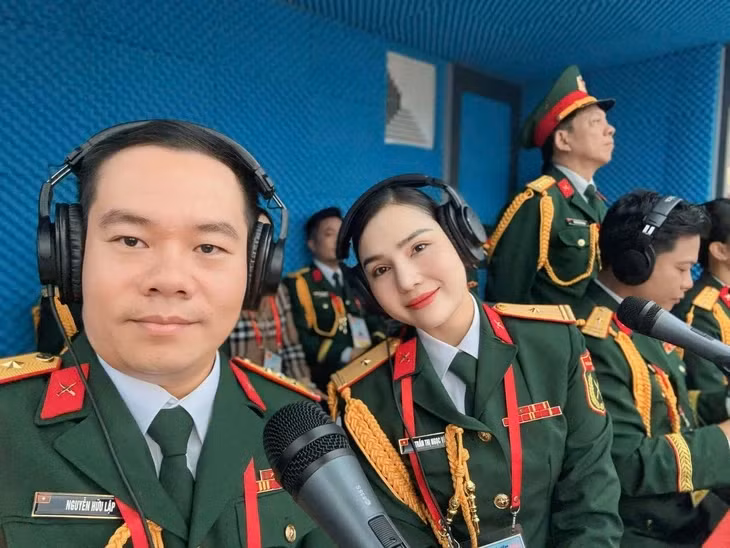 Thượng tá Nguyễn Hữu Lập (trái) và thiếu tá Trần Thị Ngọc Vũ (Cục Chính trị, Quân khu 7) - Ảnh: NVCC