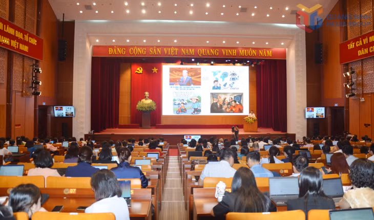Sở GD&amp;ĐT tổ chức tập huấn chính trị hè năm 2025 cho đội ngũ cán bộ, giáo viên.