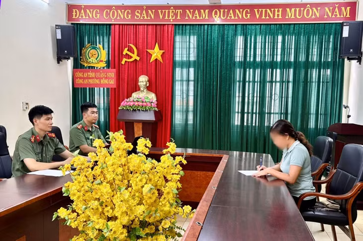 Công dân N.H.A.T làm việc tại cơ quan Công an. Ảnh: Cơ quan Công an cung cấp.