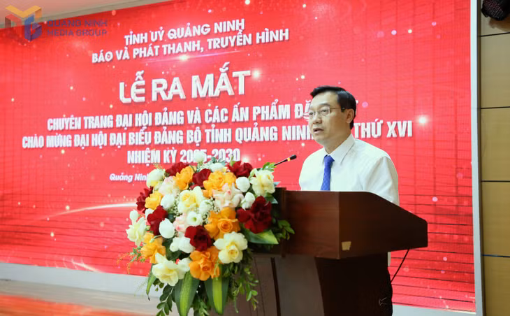 Đồng chí Nguyễn Thế Lãm, Giám đốc, Tổng Biên tập Báo và Phát thanh, Truyền hình Quảng Ninh phát biểu tại buổi lễ.