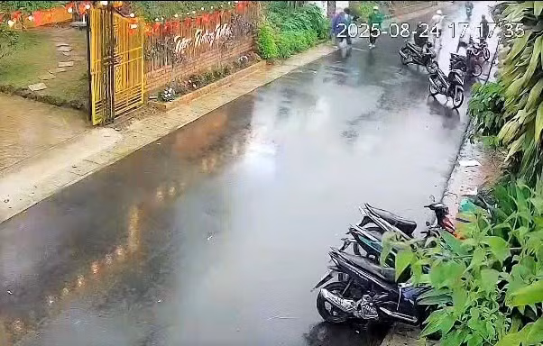 Vụ hành hung được camera gần đó ghi lại. Ảnh: Lam Hồng