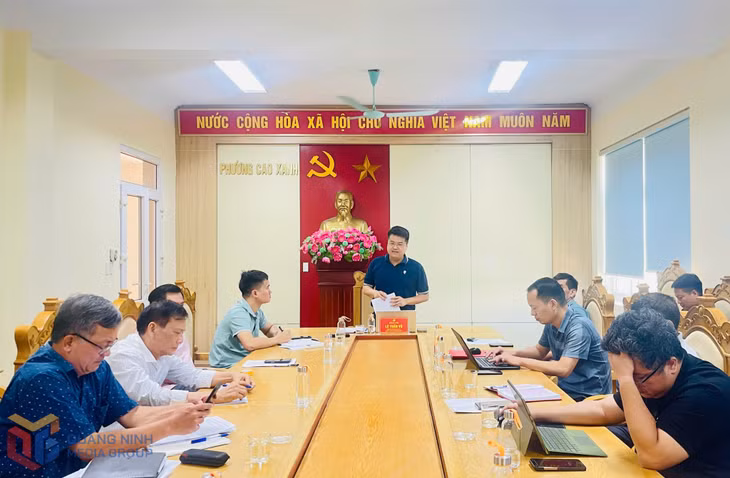Phường Cao Xanh làm việc với Công ty 507 để rà soát tiến độ, tìm phương án tháo gỡ vướng mắc các dự án.