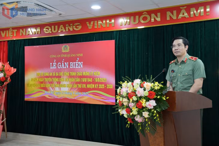 Thiếu tướng Trần Văn Phúc, Giám đốc Công an tỉnh phát biểu tại Lễ gắn biển.