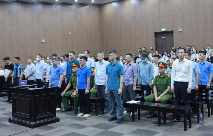 Các bị cáo tại phiên tòa - Ảnh: GIANG LONG
