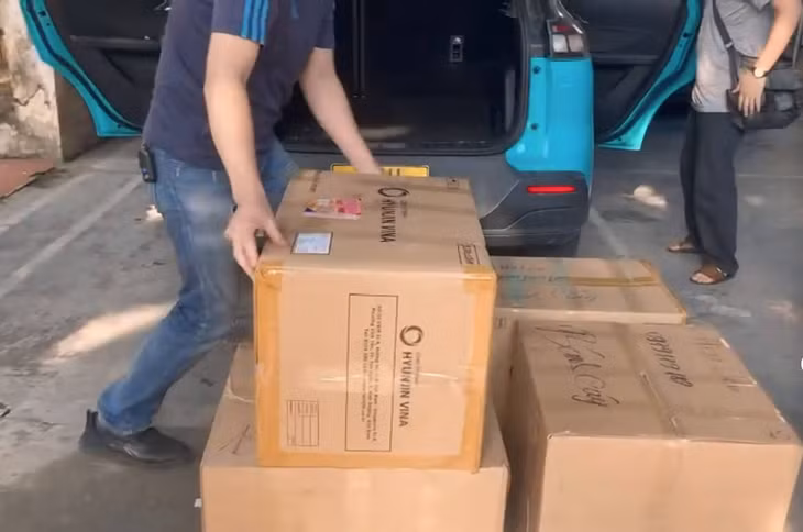 Các loại thuốc lá lậu bị lực lượng Công an Lào Cai thu giữ. Ảnh: Công an Lào Cai