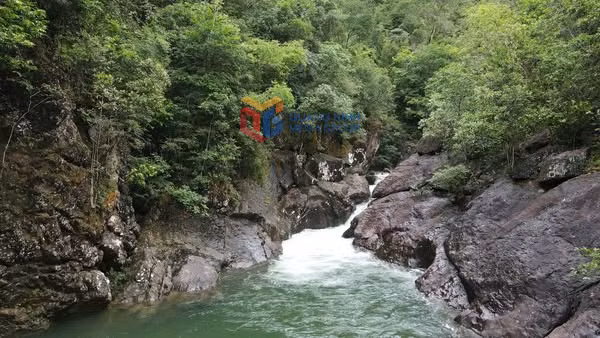 Thác 72 Gian là điểm đến hấp dẫn du khách khi đến xã Hải Sơn. (Ảnh cơ sở cung cấp)