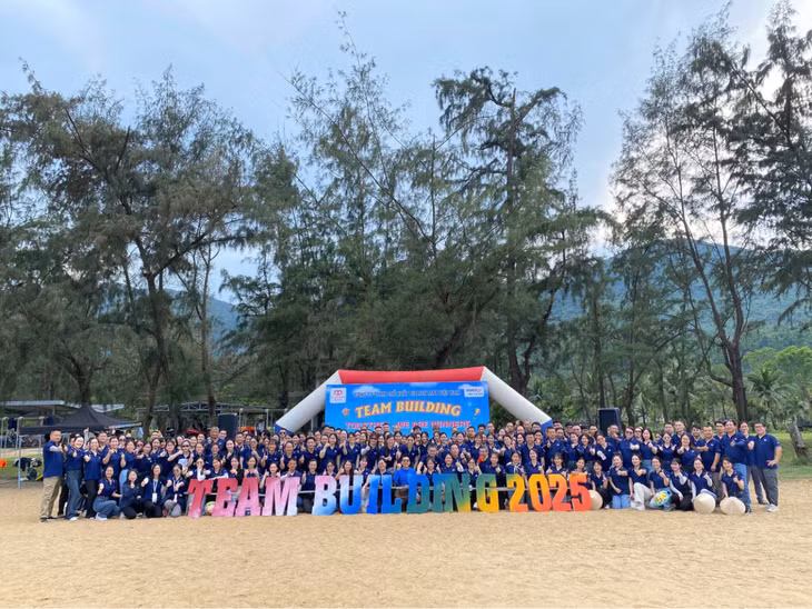 Các thành viên đoàn Billion Max VN hào hứng tham gia chương trình teambuilding do DANAGO thiết kế.