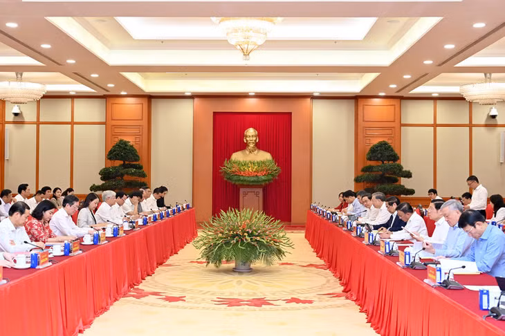 Bộ Chính trị làm việc với Ban Thường vụ Đảng ủy Mặt trận Tổ quốc, các đoàn thể Trung ương. (Ảnh: ĐĂNG KHOA)
