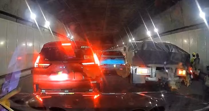 Hiện trường vụ va chạm trong hầm Thủ Thiêm. Ảnh: Đông Hoàng