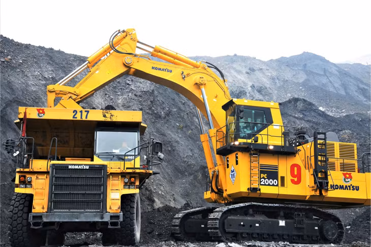 Tổ xe máy thanh niên quản lý thi đua lao động sản xuất tại Công ty CP Than Hà Tu (9-2025). Ảnh: Trúc Linh