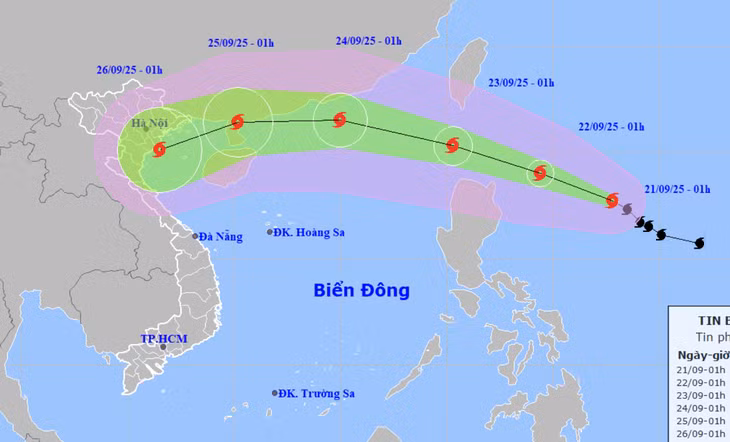 Dự báo vị trí và hướng di chuyển bão Ragasa lúc 1h sáng 21-9 - Ảnh: NCHMF