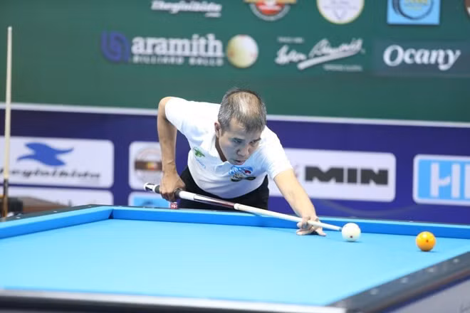 Trần Quyết Chiến vẫn thể hiện đúng đẳng cấp của tay cơ billiards carom 3 băng số 1 Việt Nam. Ảnh: Lê Phong
