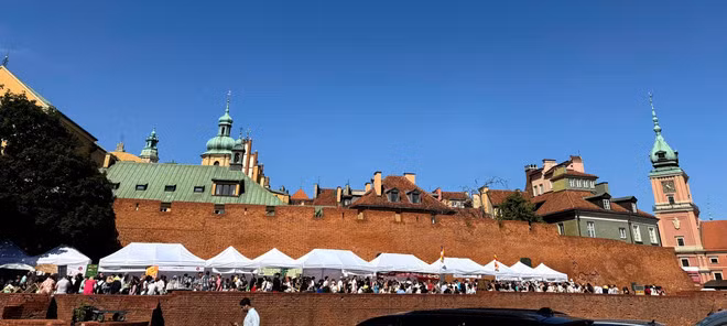Lễ hội diễn ra tại quảng trường Warsaw cổ kính. (Ảnh: Bộ Văn hóa, Thể thao và Du lịch)