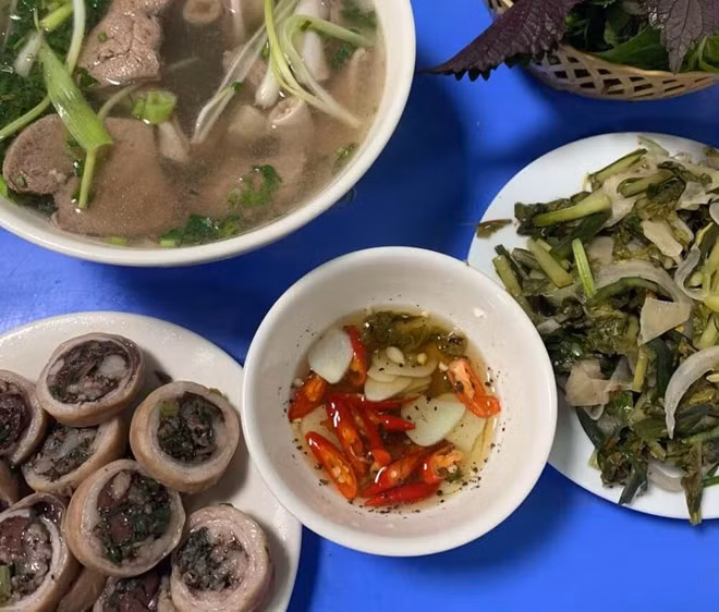 Nhóm người trung niên nên hạn chế ăn nội tạng động vật thường xuyên để bảo vệ sức khỏe. Ảnh: Tuấn Đạt