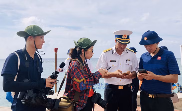 Đội ngũ những người làm báo của Quảng Ninh luôn nỗ lực cống hiến, sáng tạo tác phẩm chất lượng phục vụ nhân dân. Ảnh: Trúc Linh