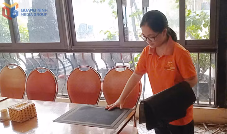 Em Trần Thị Ngọc Diệp bàn ăn.
