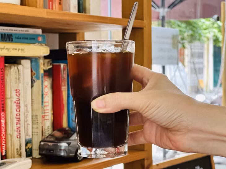 Cà phê có tác dụng lợi tiểu, phù hợp với người có nhu cầu giảm cân. Ảnh: Ban Mai
