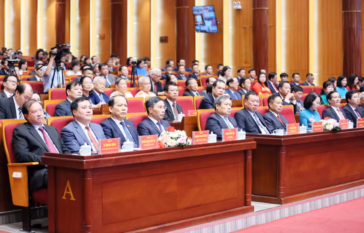 Các đại biểu tham dự hội nghị.
