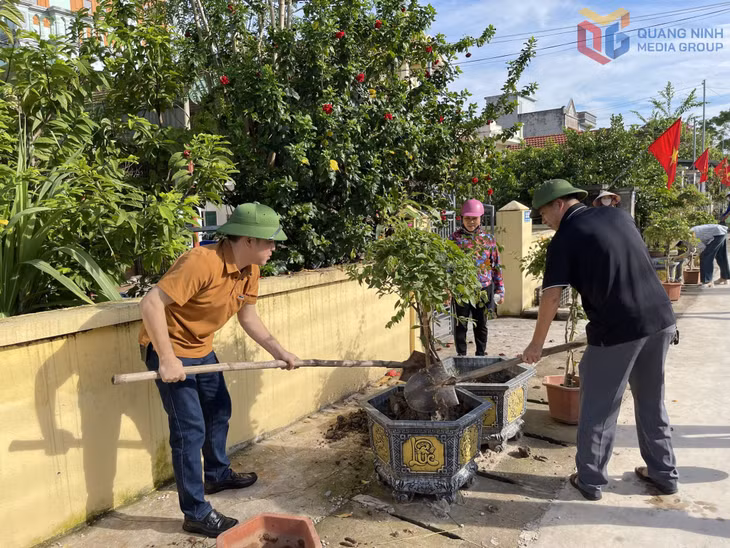 Cán bộ và nhân dân trên địa bàn Hải Xuân tích cực chỉnh trang đô thị, xây dựng bộ mặt nông thôn mới khang trang, sạch đẹp.