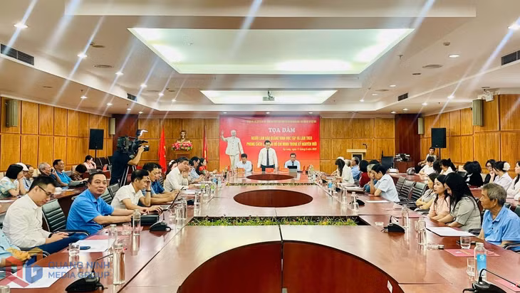 Hội Nhà báo tỉnh tổ chức chương trình tọa đàm với chủ đề: “Người làm báo Quảng Ninh học tập và làm theo phong cách làm báo Hồ Chí Minh trong kỷ nguyên mới”, nhân dịp Kỷ niệm 100 năm Ngày Báo chí cách mạng Việt Nam.