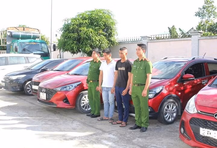 Đối tượng Thế và Hào bị công an bắt giữ