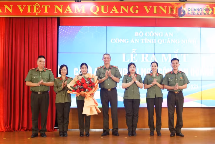 Ban chủ nhiệm câu lạc bộ ra mắt.
