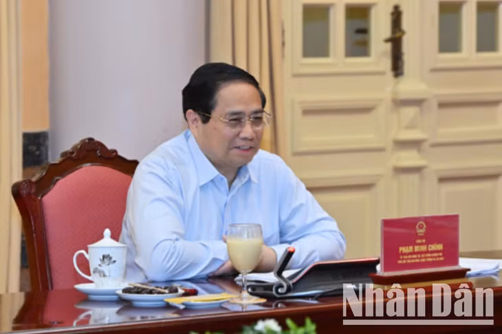 Thủ tướng Chính phủ Phạm Minh Chính phát biểu tại phiên họp.