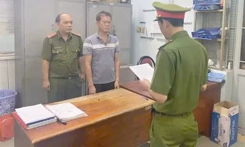 Ông Khánh tại cơ quan công an.
