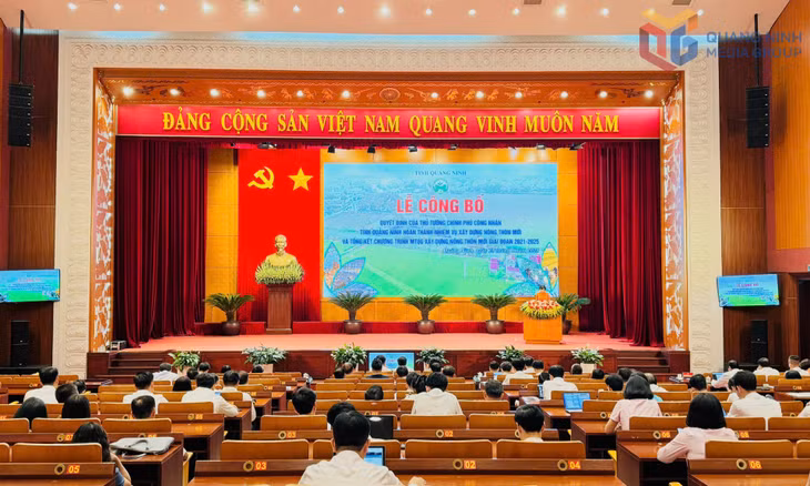 Quang cảnh lễ công bố.