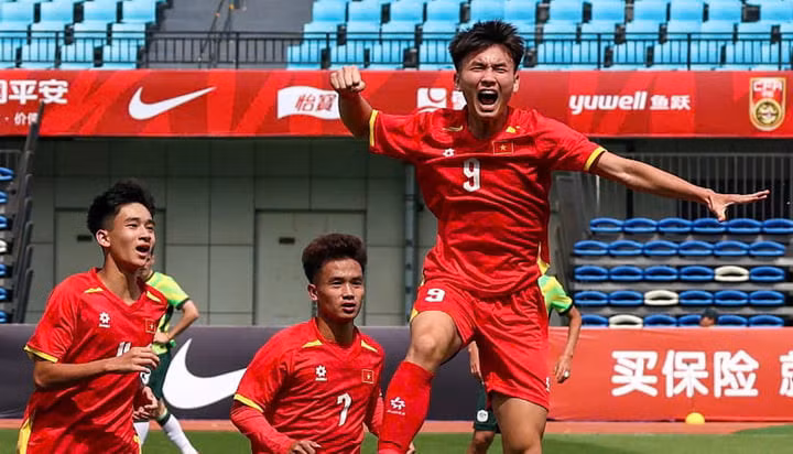 U16 Việt Nam đánh bại Ả Rập Xê Út.