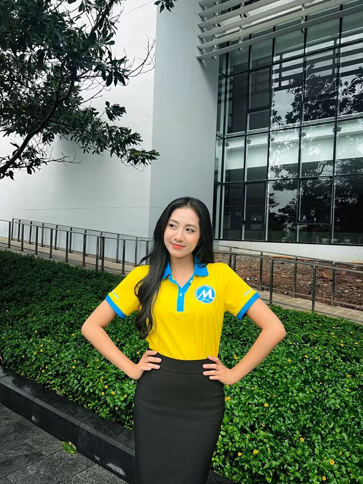 Không chỉ có vẻ ngoài cuốn hút, Hà Trúc Linh còn gây ấn tượng tại cuộc thi bởi sự tiến bộ vượt bậc ở khả năng catwalk cùng thành tích học tập xuất sắc.