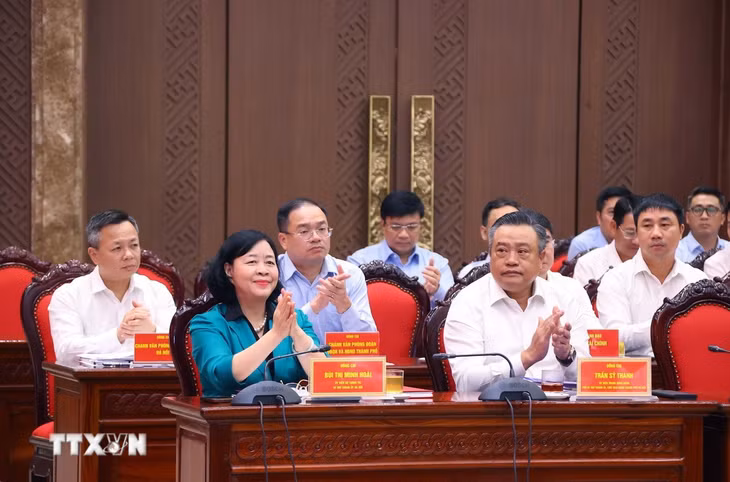 Các đại biểu dự buổi làm việc của Tổng Bí thư Tô Lâm với Ban Thường vụ Thành ủy Hà Nội. (Ảnh: Văn Điệp/TTXVN)