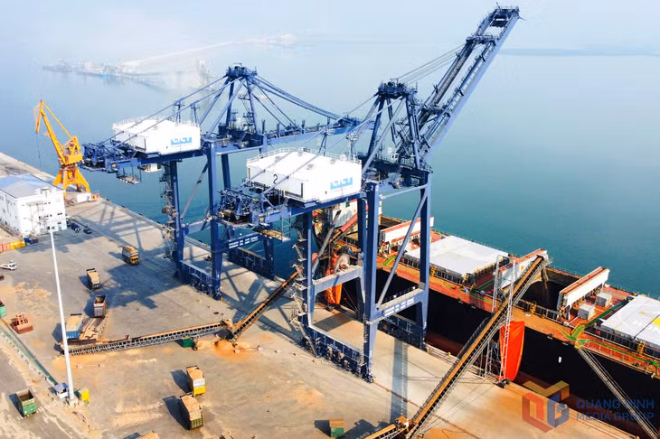 Cảng CICT được đầu tư đồng bộ với cẩu bờ STS loại Panamax.