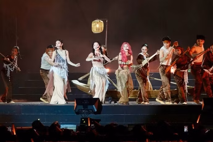 Các Chị đẹp trong đêm concert đầu tiên - Ảnh: T.T.D.