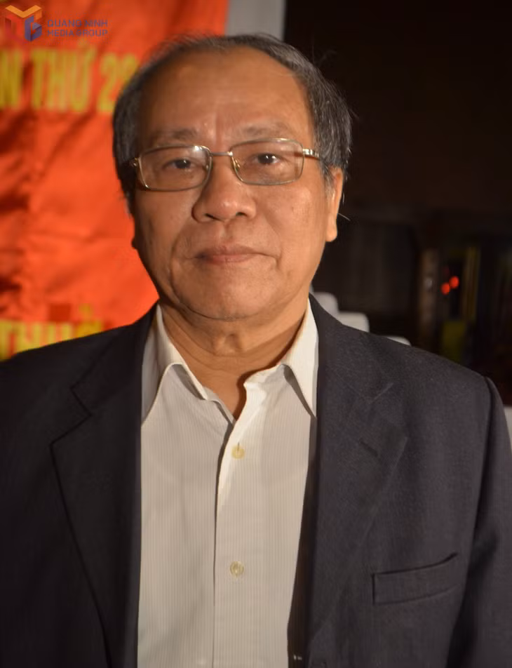 Nhà thơ Trần Nhuận Minh.