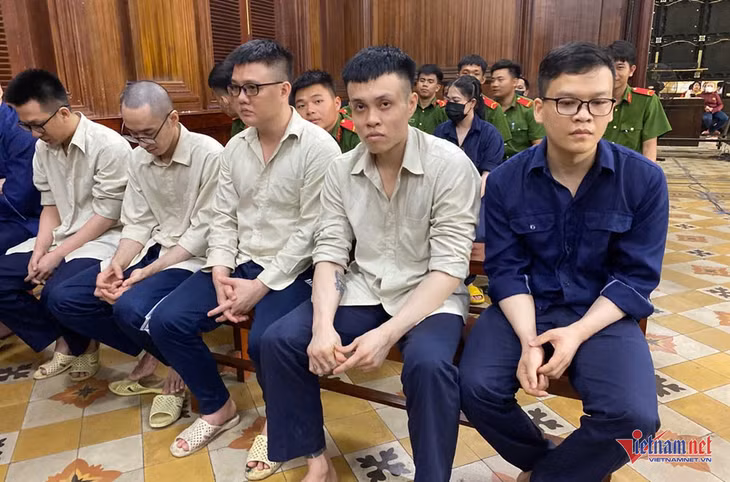 Các bị cáo tại tòa. Ảnh: TP