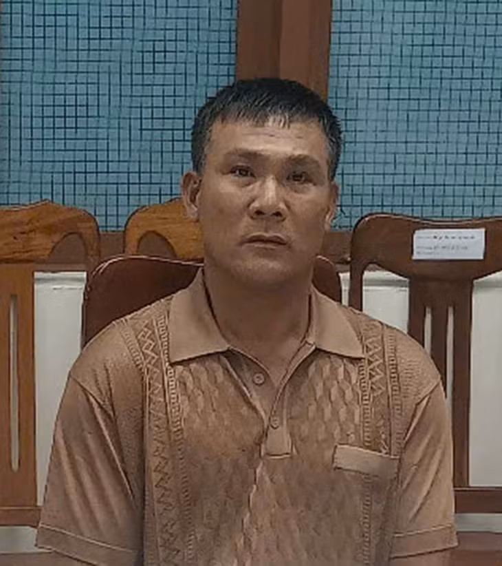Ông Phạm Ngọc Cường, người lái xe bán tải phóng trên bãi biển Tuy Hòa vào ngày Tết Đoan ngọ, tại cơ quan điều tra - Ảnh: S.VĂN