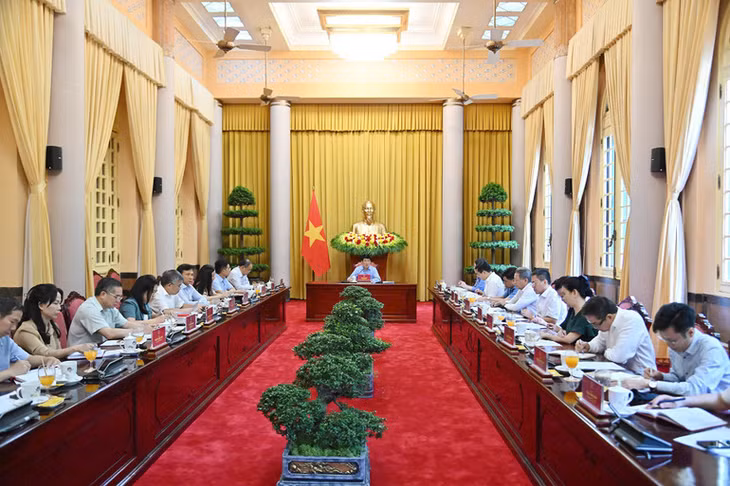 Toàn cảnh buổi làm việc.