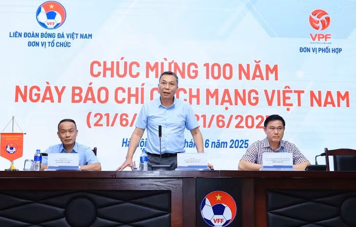 VFF cân nhắc việc sử dụng cầu thủ nhập tịch. Ảnh: Đức Cường.