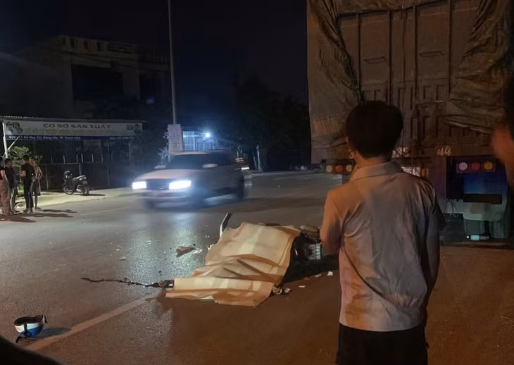 Hiện trường vụ tai nạn khiến người đàn ông tử vong. (Ảnh:MXH)