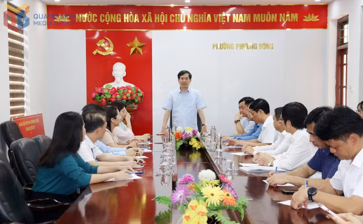 Đồng chí Vũ Quyết Tiến, Phó Bí thư Tỉnh ủy phát biểu chỉ đạo tại buổi kiểm tra công tác chuẩn bị vận hành mô hình chính quyền địa phương hai cấp tại phường Yên Tử.&nbsp;