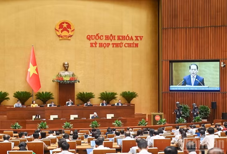 Quốc hội làm việc tại hội trường nghe báo cáo giải trình, tiếp thu ý kiến nhân dân, ý kiến thảo luận tại tổ và hội trường (lần thứ nhất) của các đại biểu Quốc hội và chỉnh lý dự thảo Nghị quyết của Quốc hội về sửa đổi, bổ sung một số điều của Hiến pháp năm 2013. (Ảnh: DUY LINH)