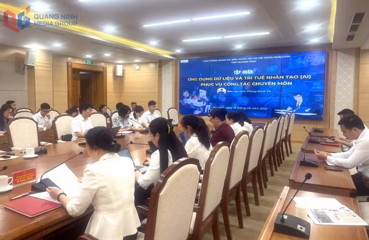 Quang cảnh buổi tập huấn 